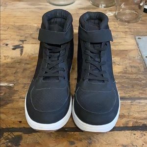 Black Sneakers